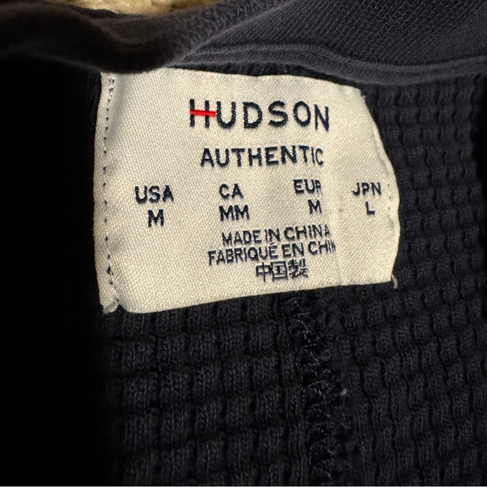 Hudson oversized waffle weave cropped raglan sweatshirt. Medium - Picture 12 of 13